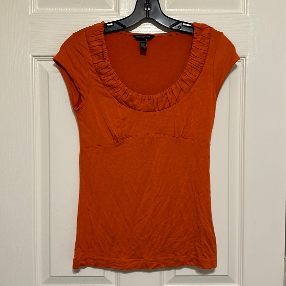 Burnt orange BR t shirt, XS